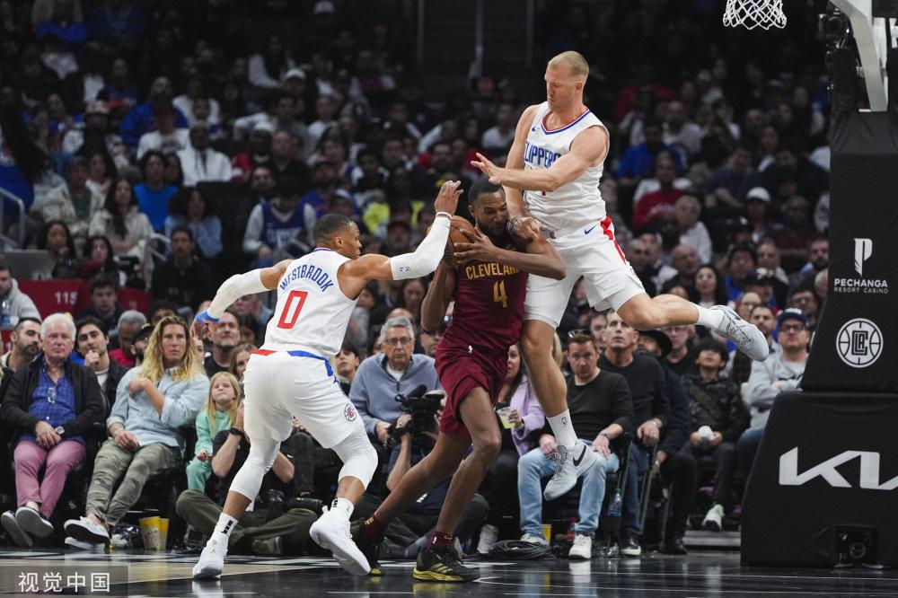 会在防守端 会在防守端